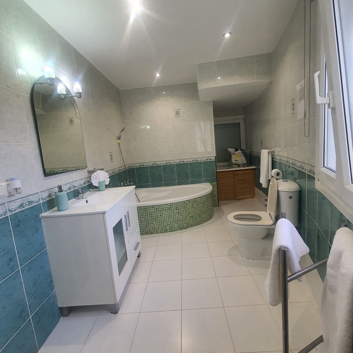 6 Bed Townhouse for sale in El Faro Costa Del Sol, Málaga, Spain