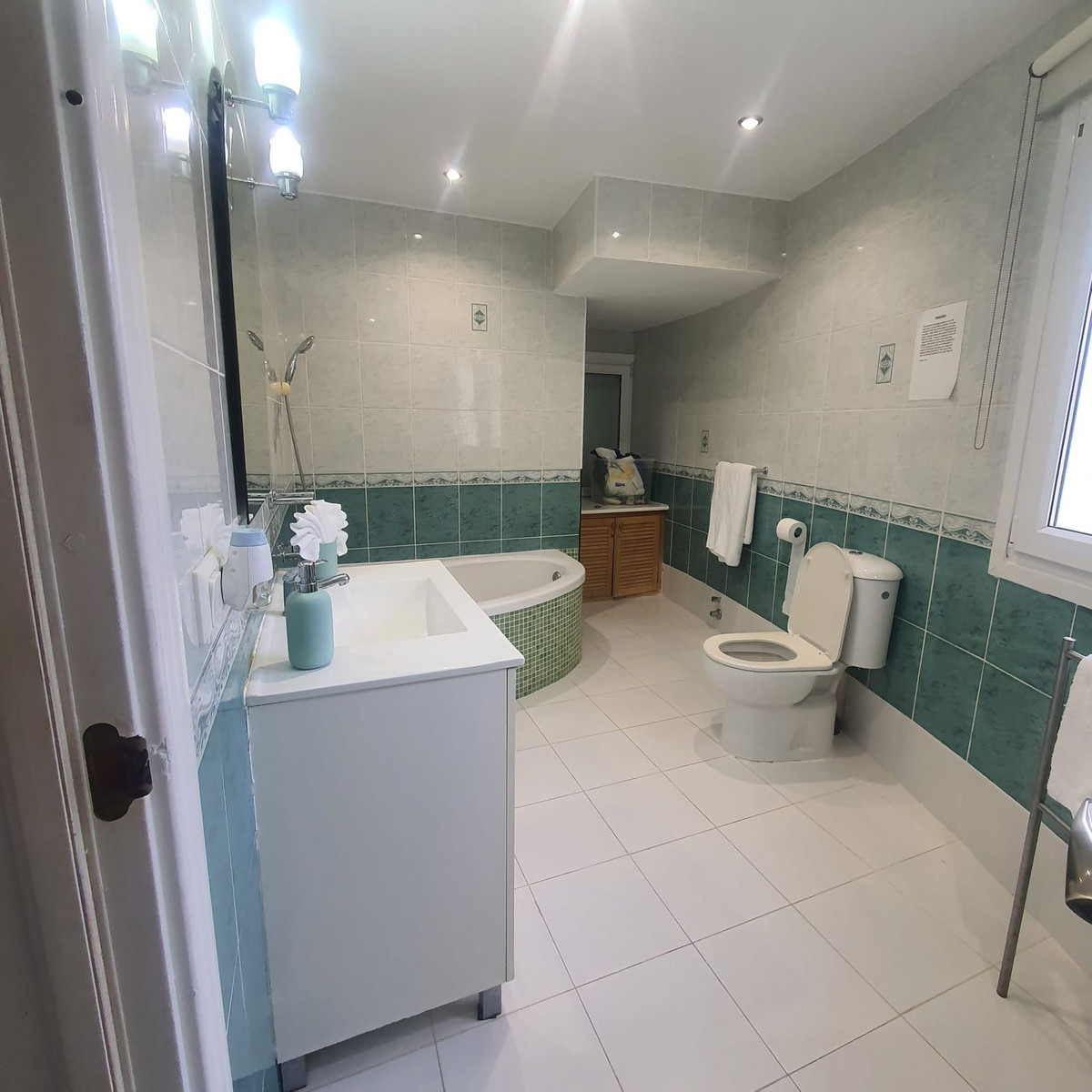 6 Bed Townhouse for sale in El Faro Costa Del Sol, Málaga, Spain