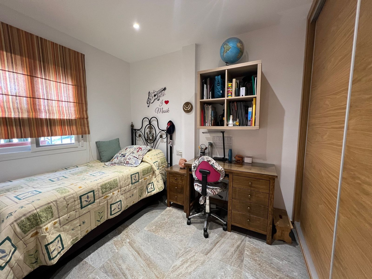 4 Bed Townhouse for sale in Estepona Costa Del Sol, Málaga, Spain