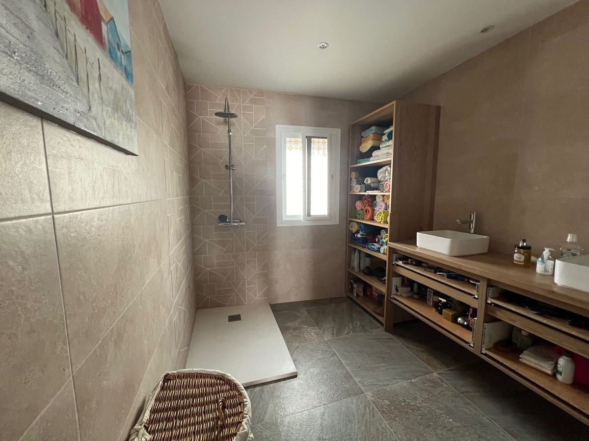 4 Bed Townhouse for sale in Estepona Costa Del Sol, Málaga, Spain