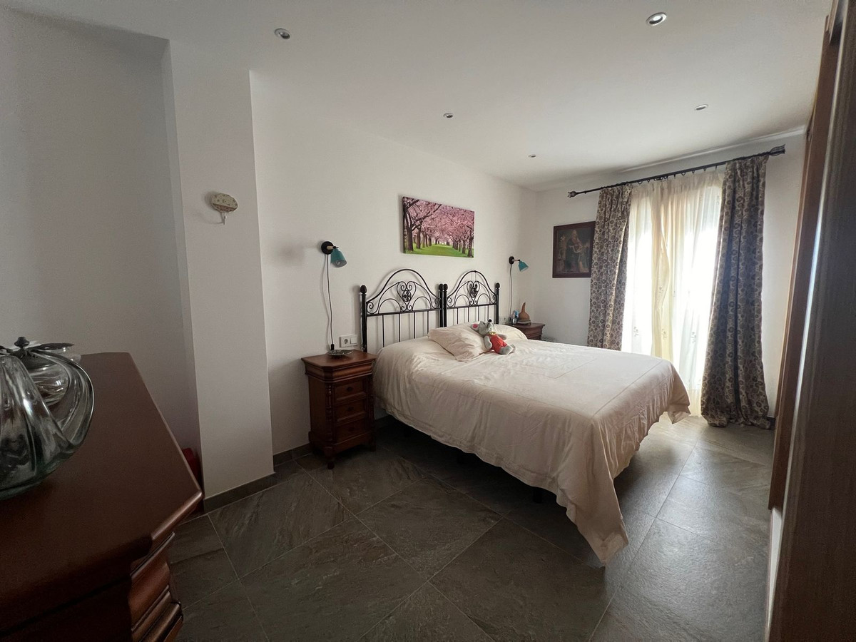 4 Bed Townhouse for sale in Estepona Costa Del Sol, Málaga, Spain