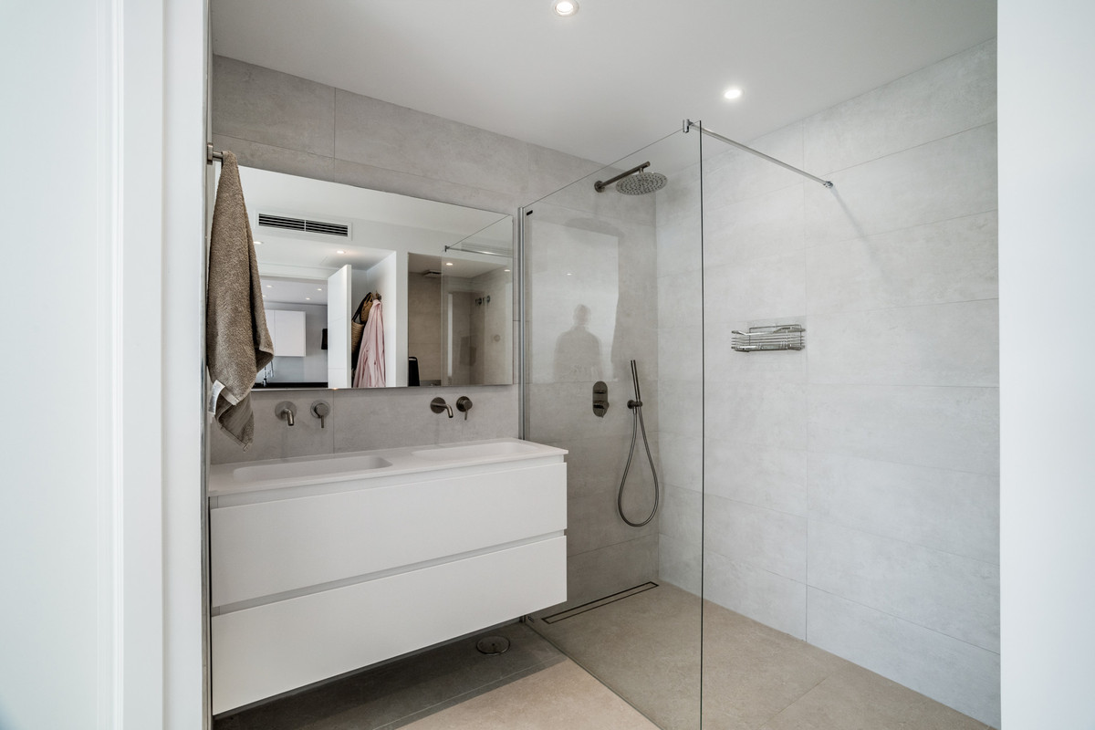 3 Bed Apartment for sale in Nueva Andalucía Costa Del Sol, Málaga, Spain