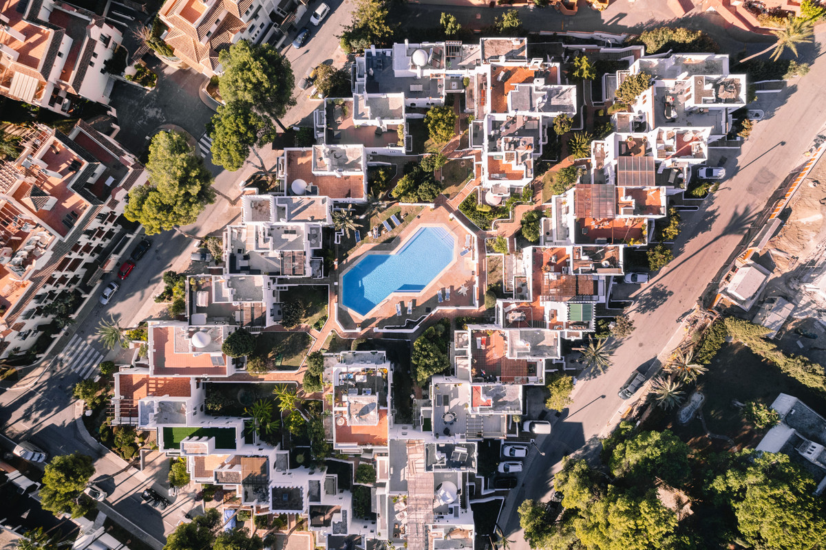 3 Bed Apartment for sale in Nueva Andalucía Costa Del Sol, Málaga, Spain