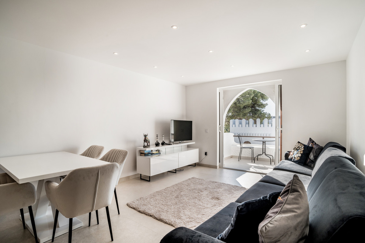3 Bed Apartment for sale in Nueva Andalucía Costa Del Sol, Málaga, Spain