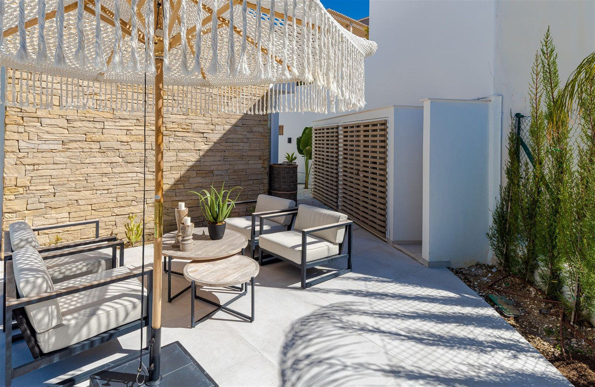 Se vende Villa - Chalet de 9 dormitorios en Costa Del Sol, Málaga, España