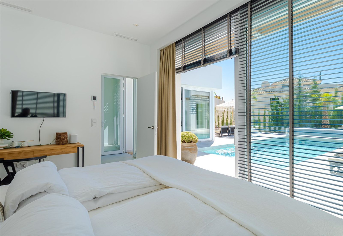 Se vende Villa - Chalet de 9 dormitorios en Costa Del Sol, Málaga, España