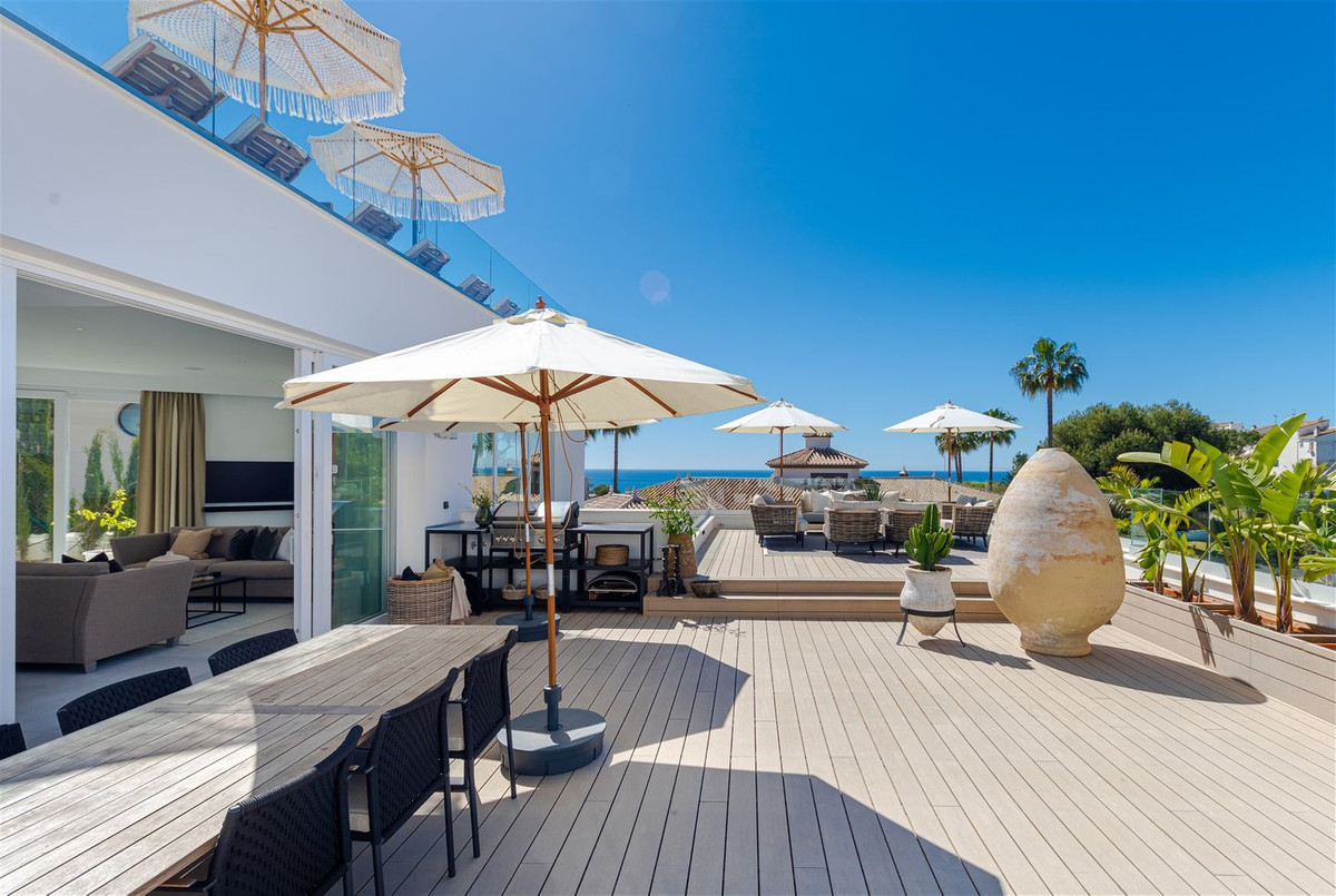 Se vende Villa - Chalet de 9 dormitorios en Costa Del Sol, Málaga, España