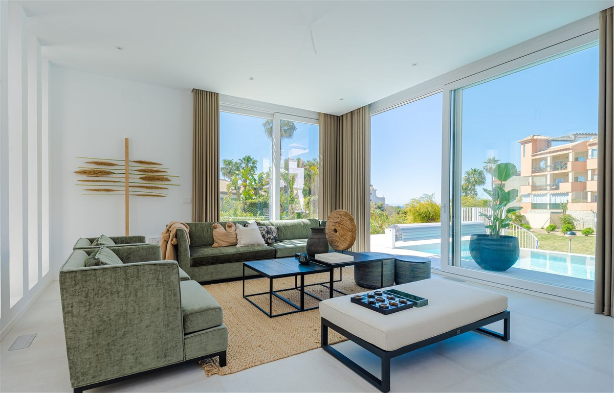 Se vende Villa - Chalet de 9 dormitorios en Costa Del Sol, Málaga, España