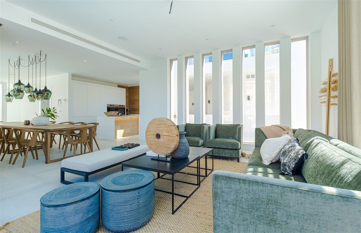 Se vende Villa - Chalet de 9 dormitorios en Costa Del Sol, Málaga, España