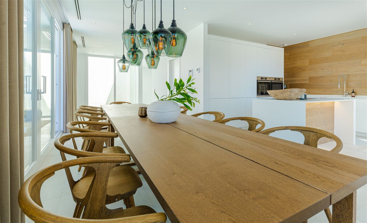 Se vende Villa - Chalet de 9 dormitorios en Costa Del Sol, Málaga, España