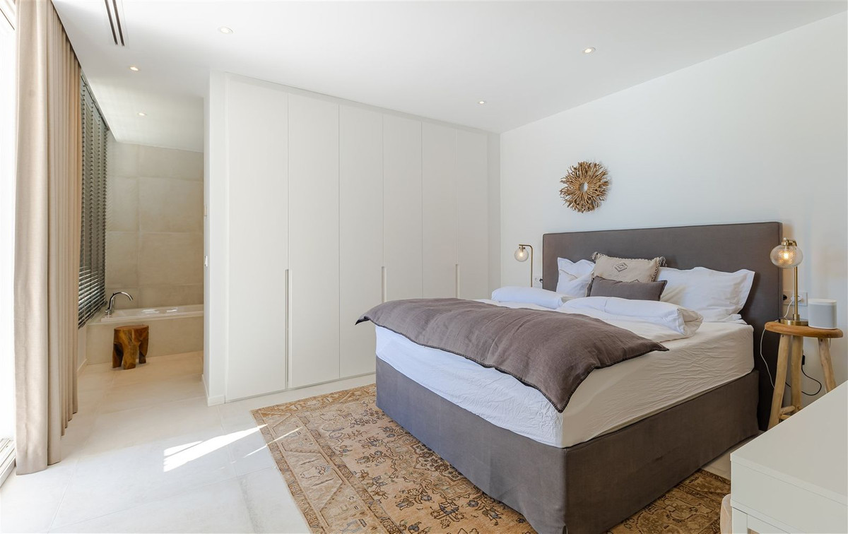 Se vende Villa - Chalet de 9 dormitorios en Costa Del Sol, Málaga, España