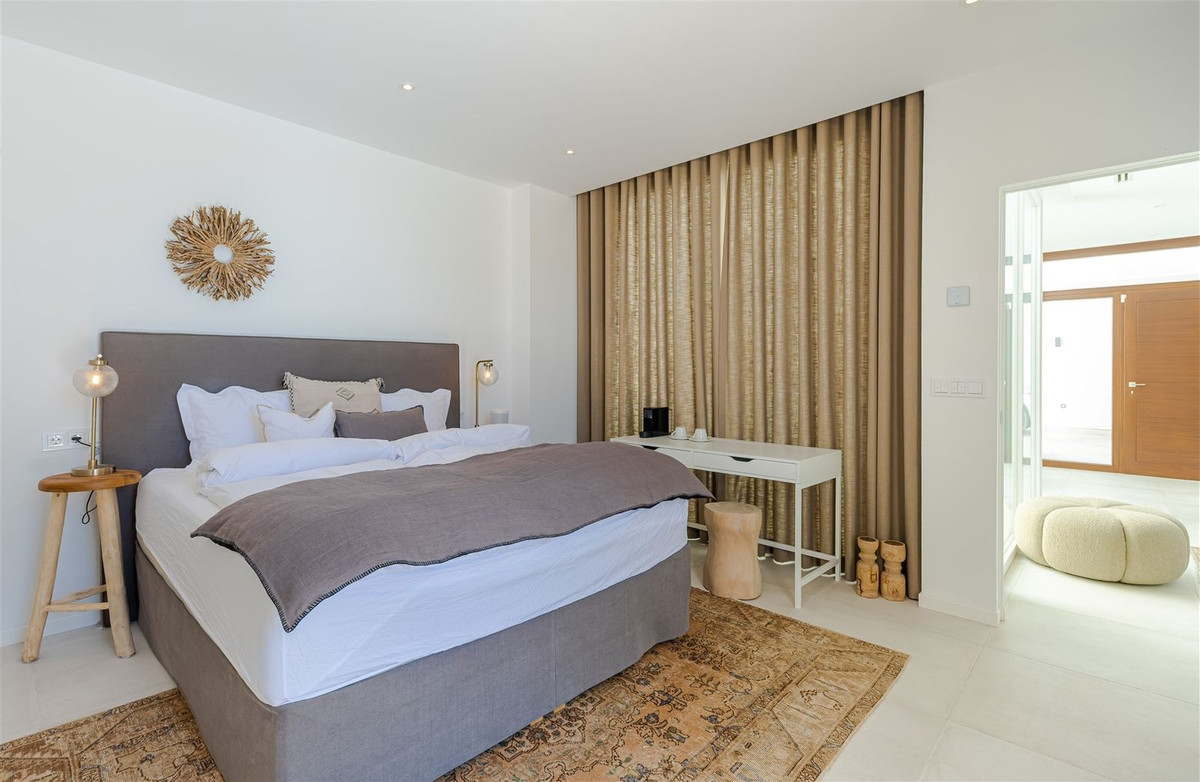 Se vende Villa - Chalet de 9 dormitorios en Costa Del Sol, Málaga, España