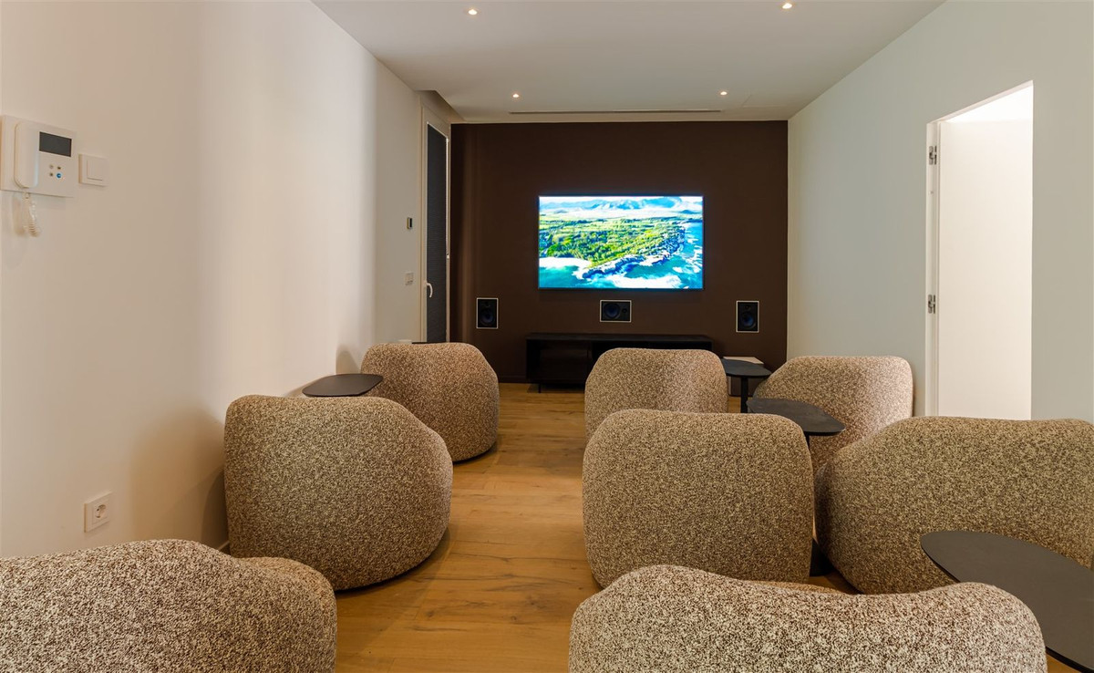 Se vende Villa - Chalet de 9 dormitorios en Costa Del Sol, Málaga, España