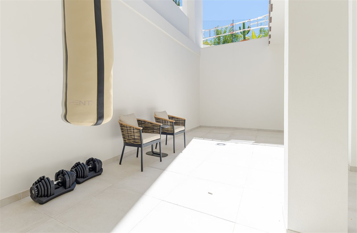 Se vende Villa - Chalet de 9 dormitorios en Costa Del Sol, Málaga, España