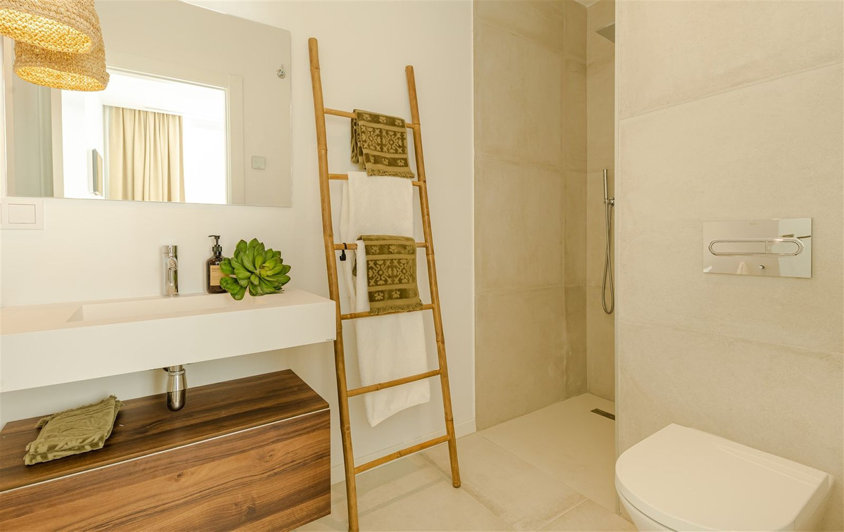 Se vende Villa - Chalet de 9 dormitorios en Costa Del Sol, Málaga, España
