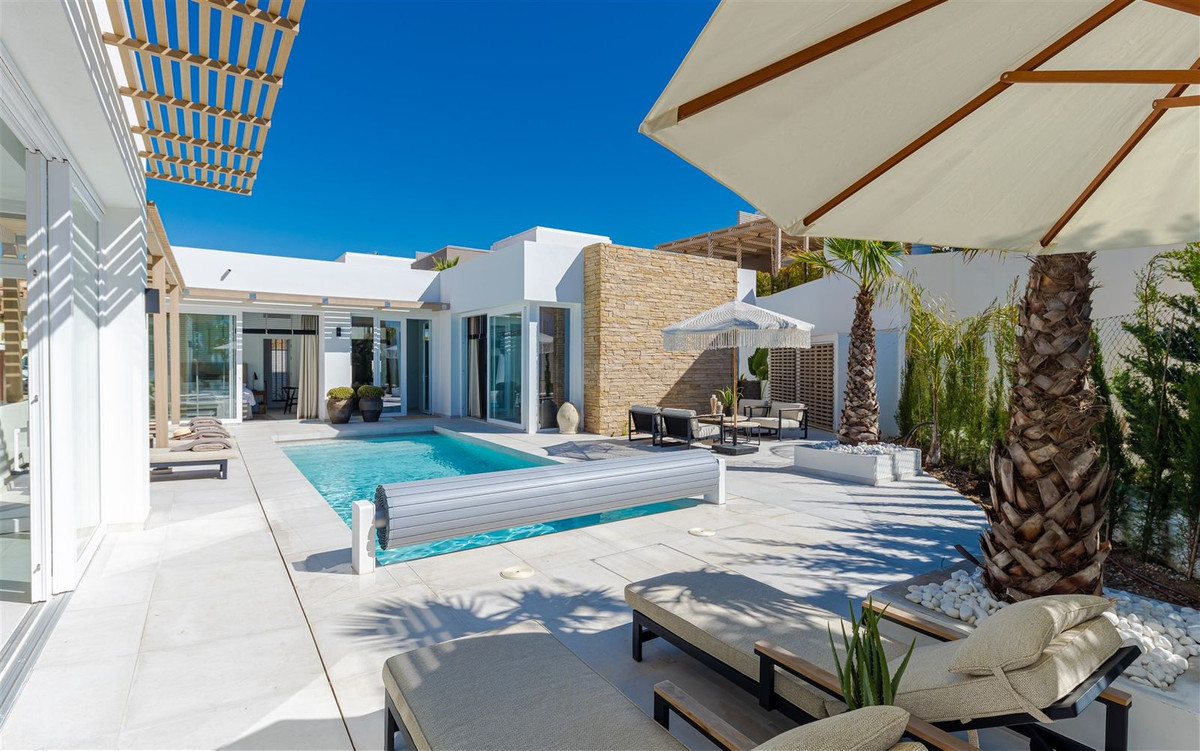 Se vende Villa - Chalet de 9 dormitorios en Costa Del Sol, Málaga, España
