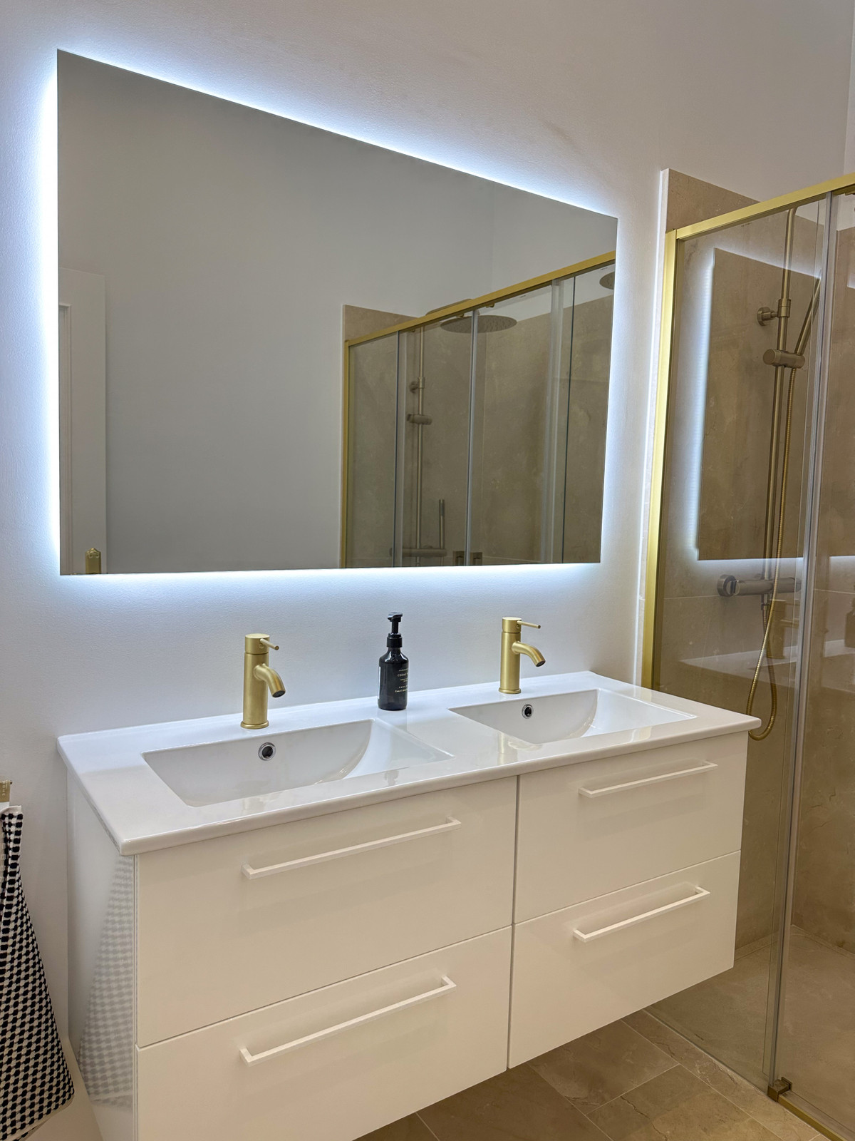 3 Bed Apartment for sale in Centro Histórico Málaga Ciudad, Málaga, Spain