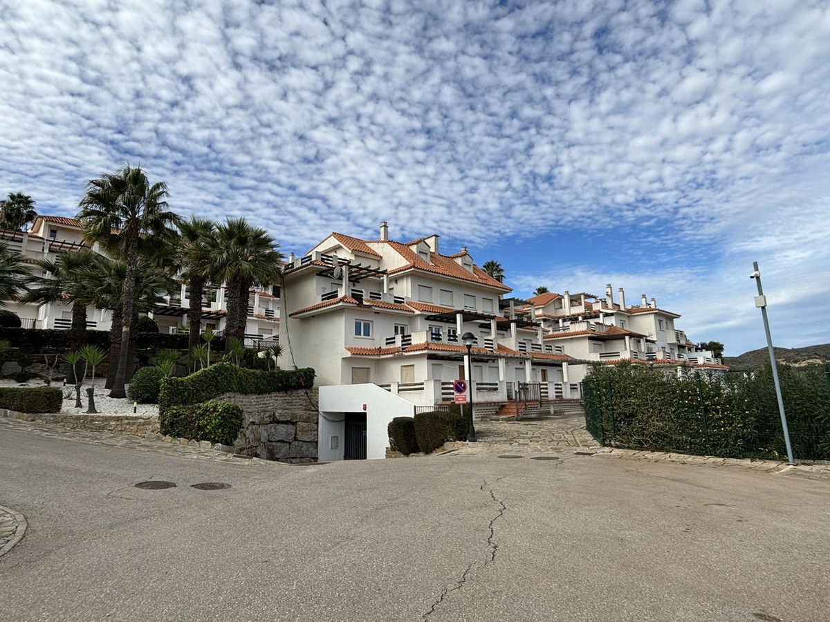 Se vende Apartamento Planta Media de 3 dormitorios en Costa Del Sol, Málaga, España