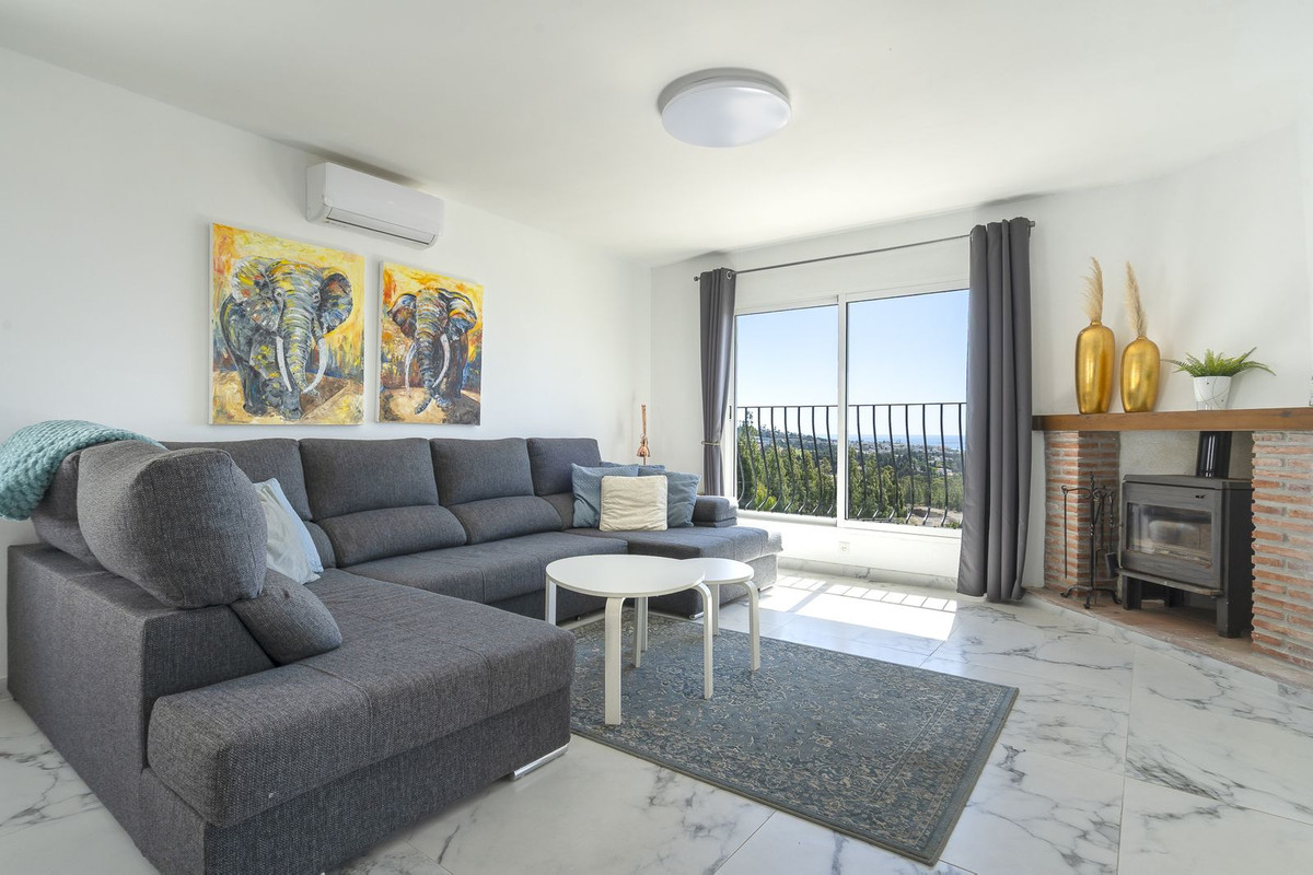5 Bed Townhouse for sale in La Cala De Mijas Costa Del Sol, Málaga, Spain