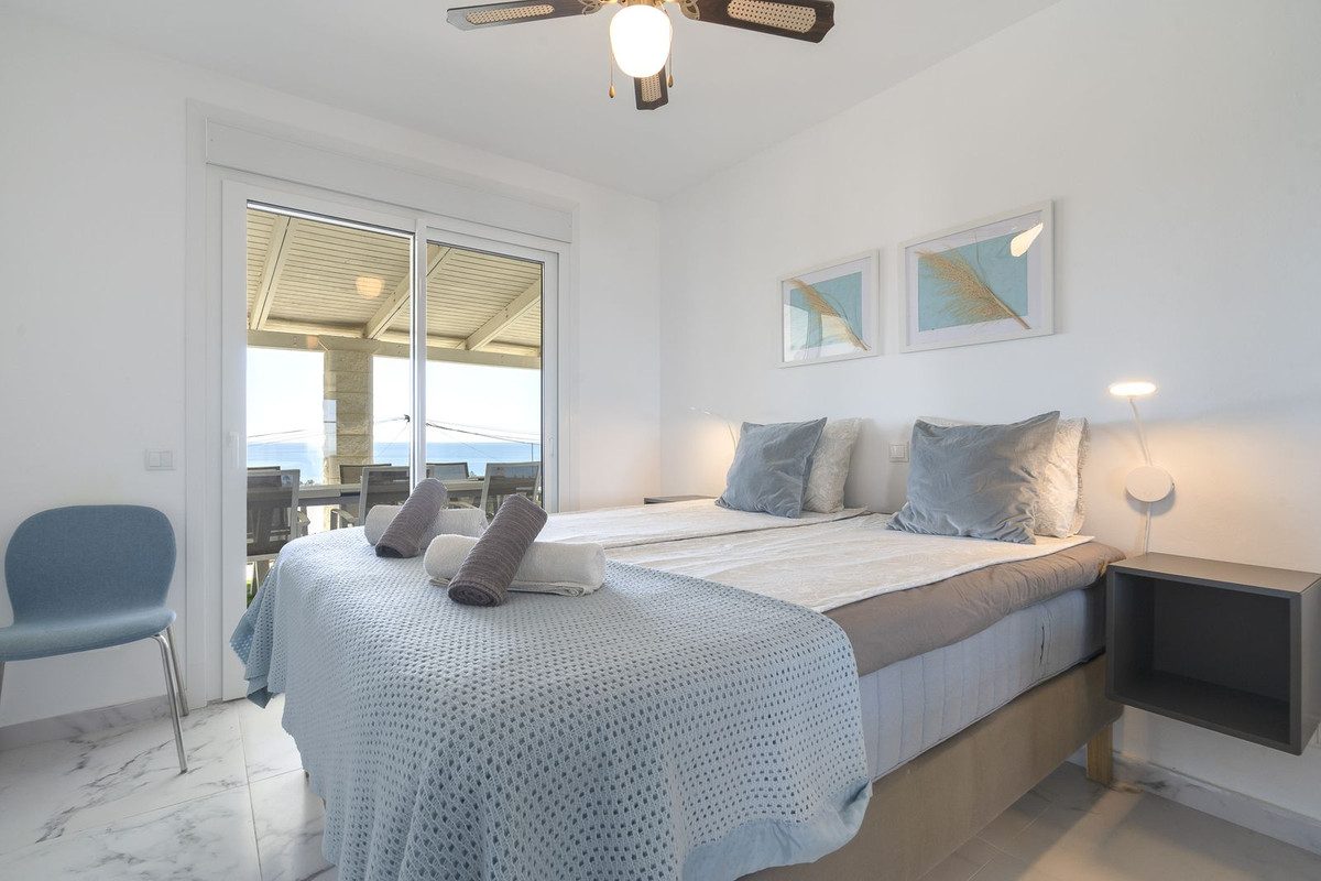 5 Bed Townhouse for sale in La Cala De Mijas Costa Del Sol, Málaga, Spain