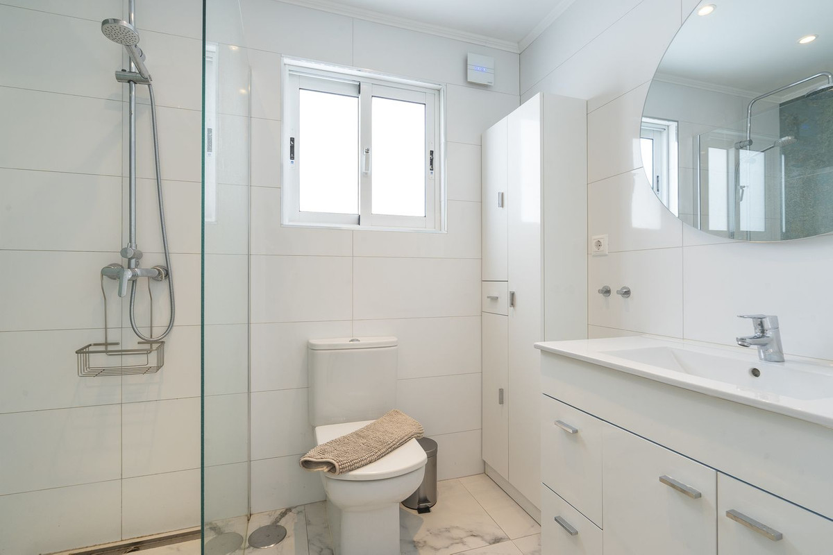 5 Bed Townhouse for sale in La Cala De Mijas Costa Del Sol, Málaga, Spain
