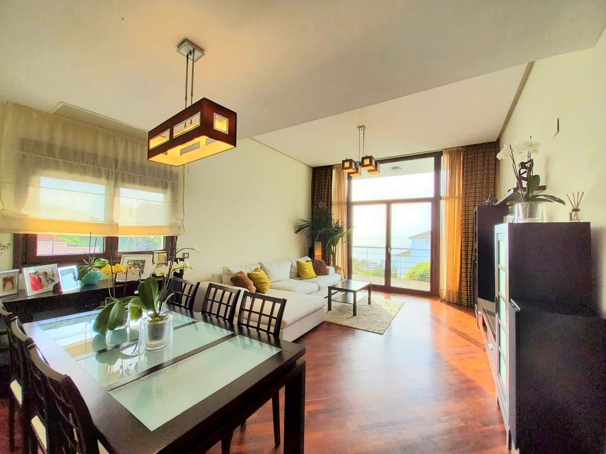 Se vende Villa - Chalet de 4 dormitorios en Costa Del Sol, Cadiz, España