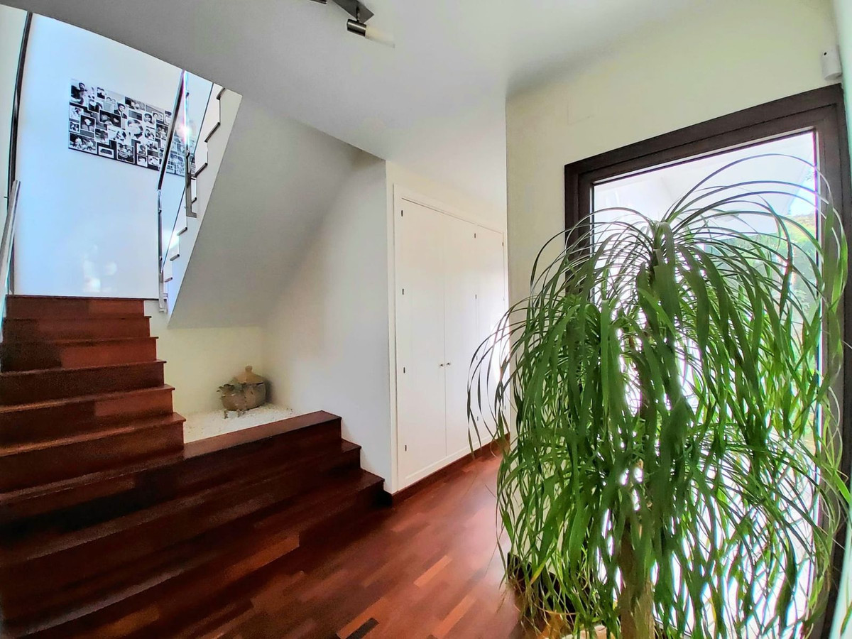 Se vende Villa - Chalet de 4 dormitorios en Costa Del Sol, Cadiz, España