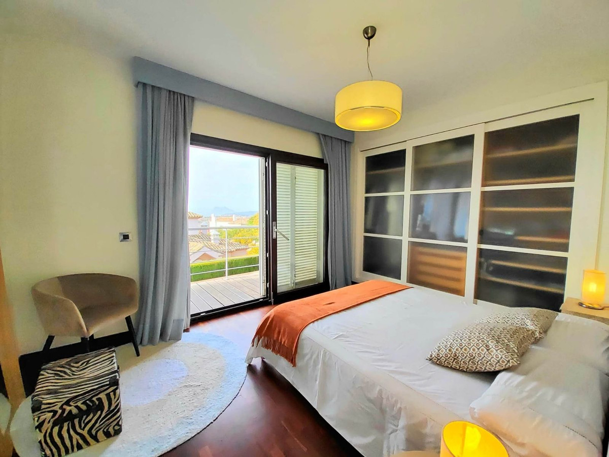 Se vende Villa - Chalet de 4 dormitorios en Costa Del Sol, Cadiz, España
