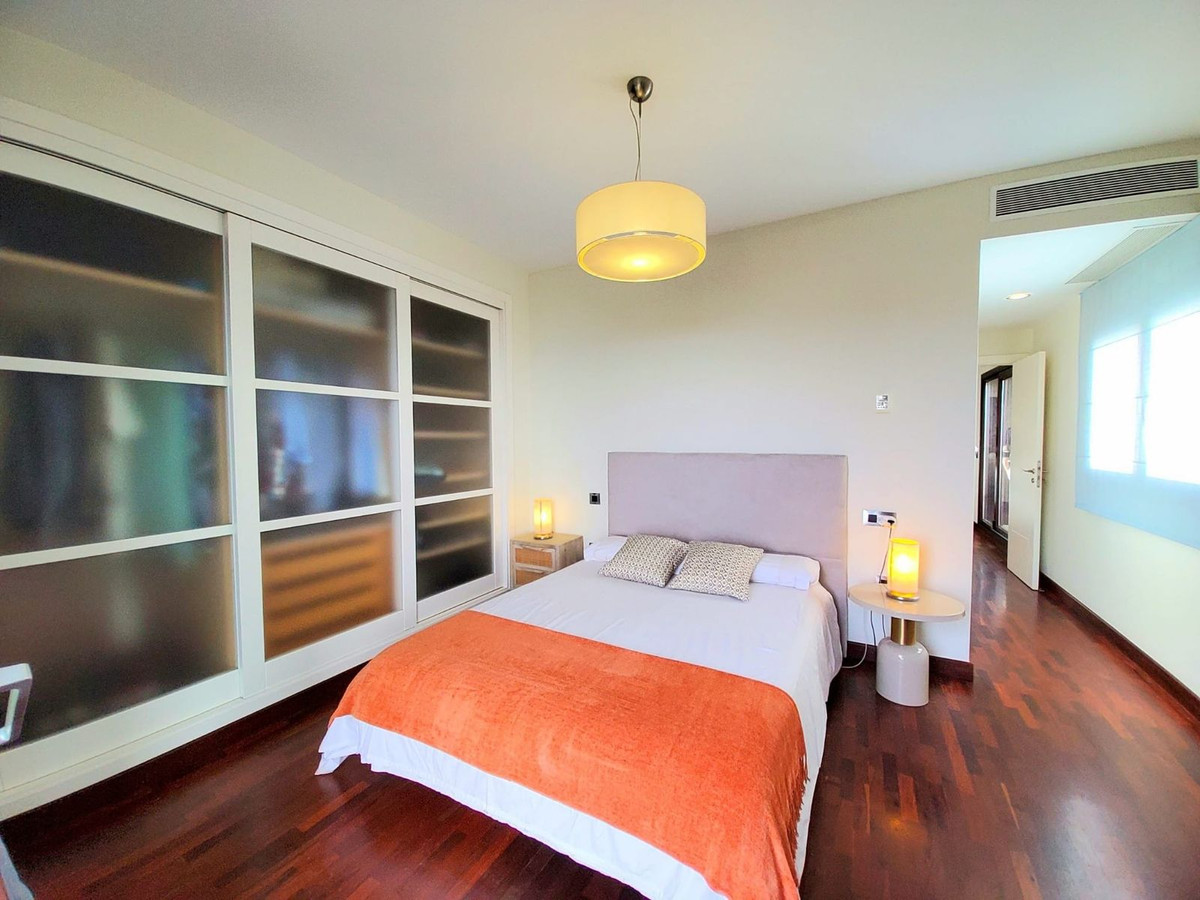 Se vende Villa - Chalet de 4 dormitorios en Costa Del Sol, Cadiz, España