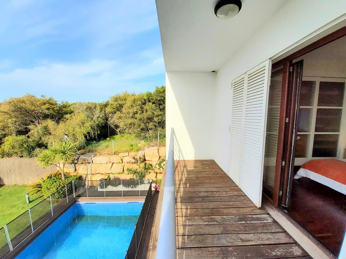 Se vende Villa - Chalet de 4 dormitorios en Costa Del Sol, Cadiz, España