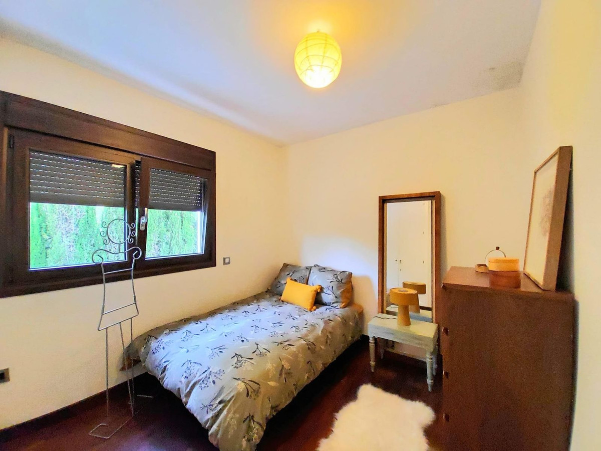 Se vende Villa - Chalet de 4 dormitorios en Costa Del Sol, Cadiz, España