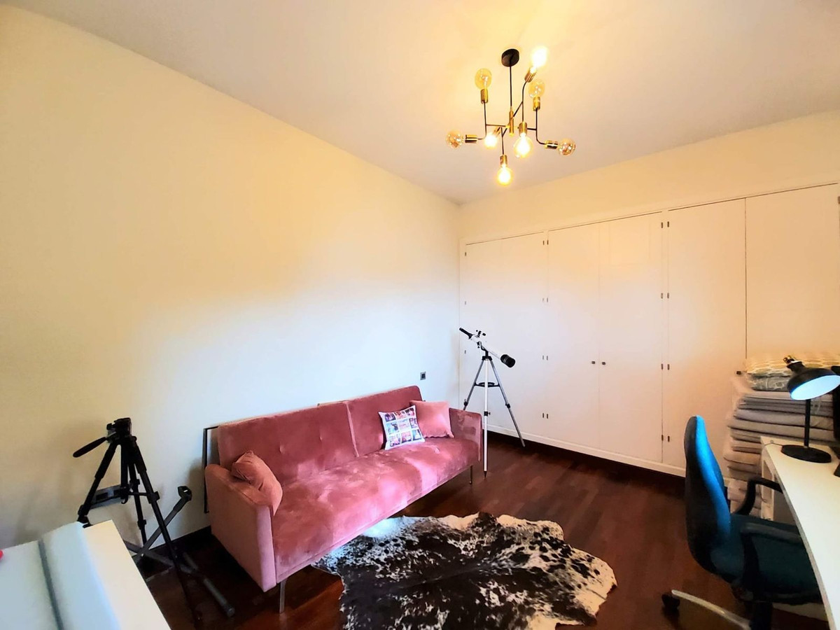 Se vende Villa - Chalet de 4 dormitorios en Costa Del Sol, Cadiz, España