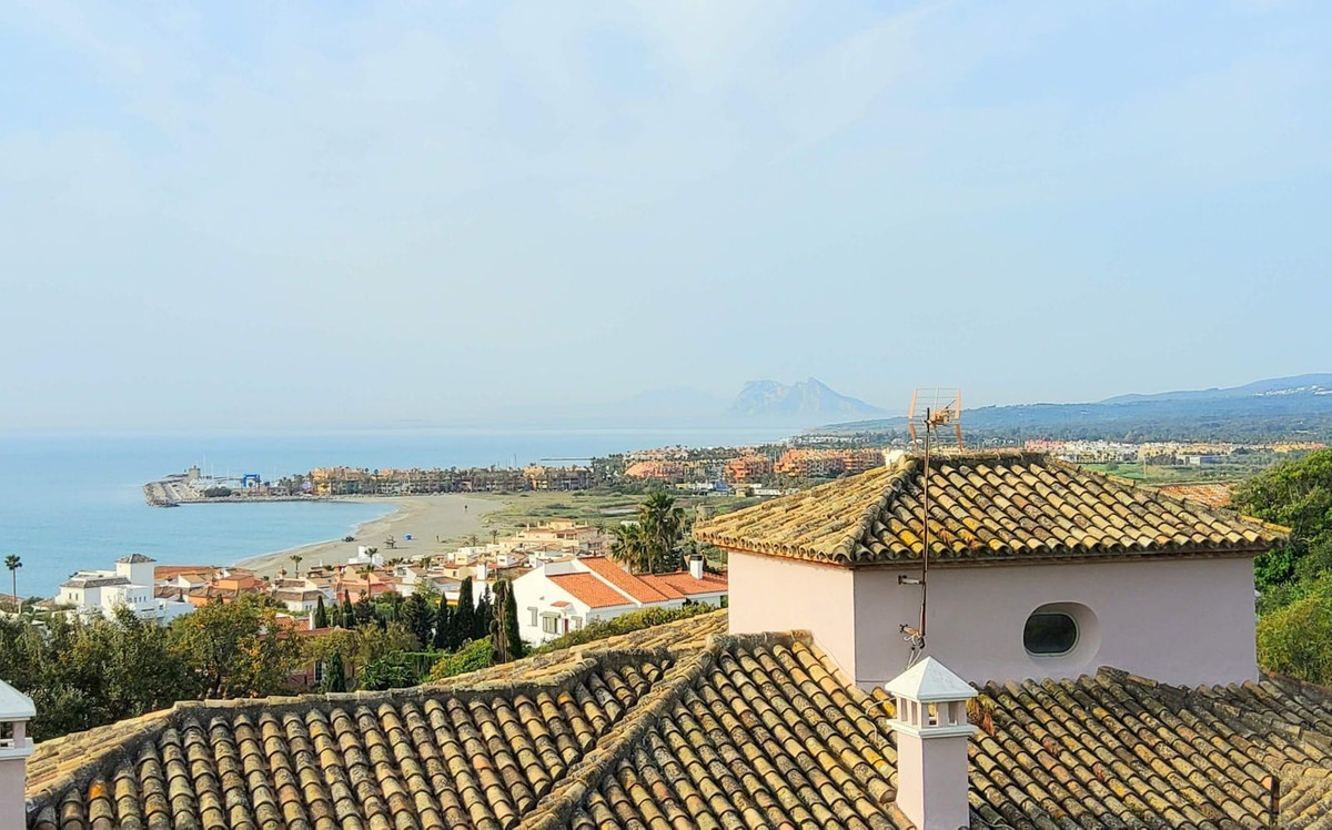 Se vende Villa - Chalet de 4 dormitorios en Costa Del Sol, Cadiz, España