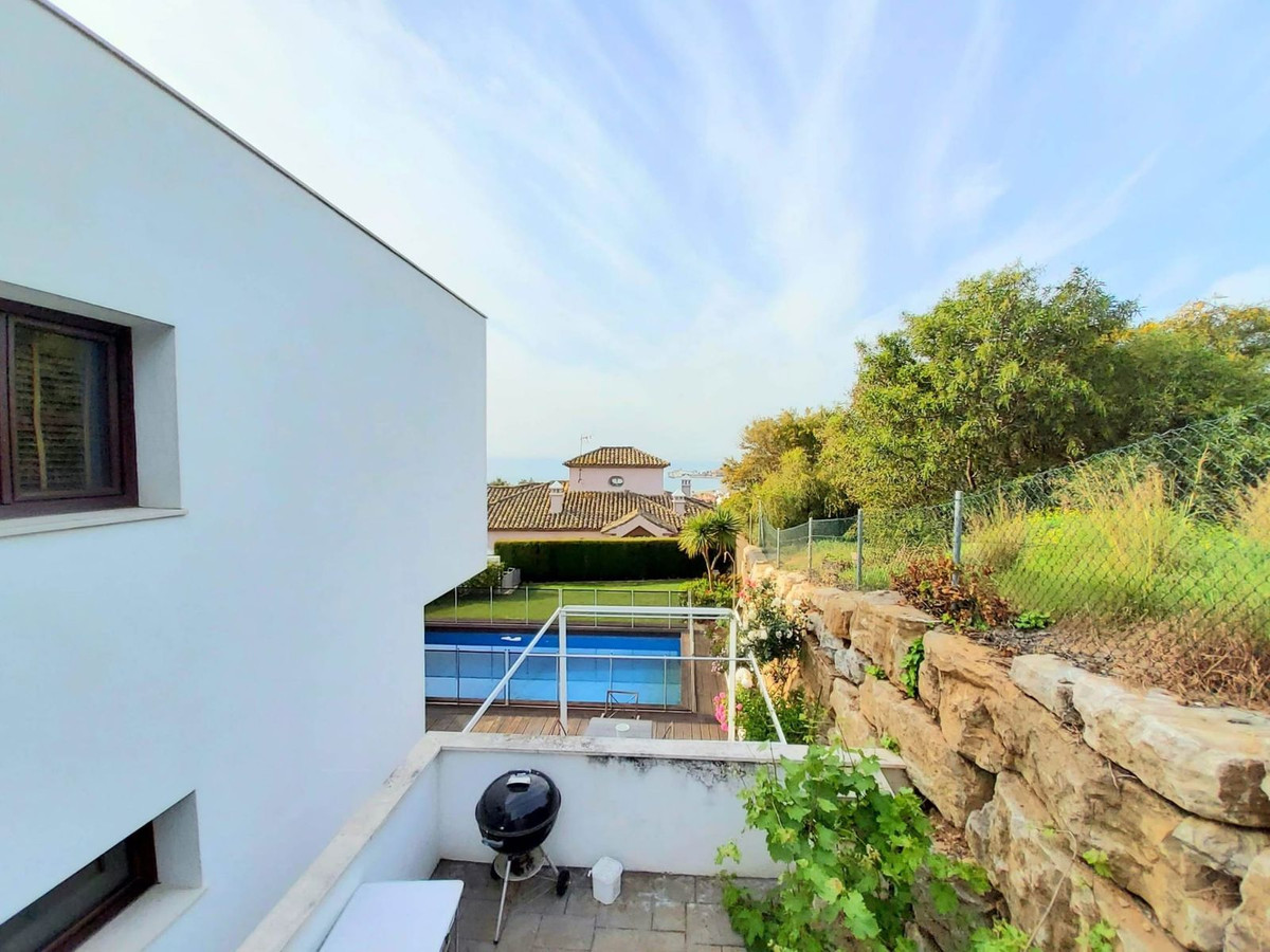Se vende Villa - Chalet de 4 dormitorios en Costa Del Sol, Cadiz, España