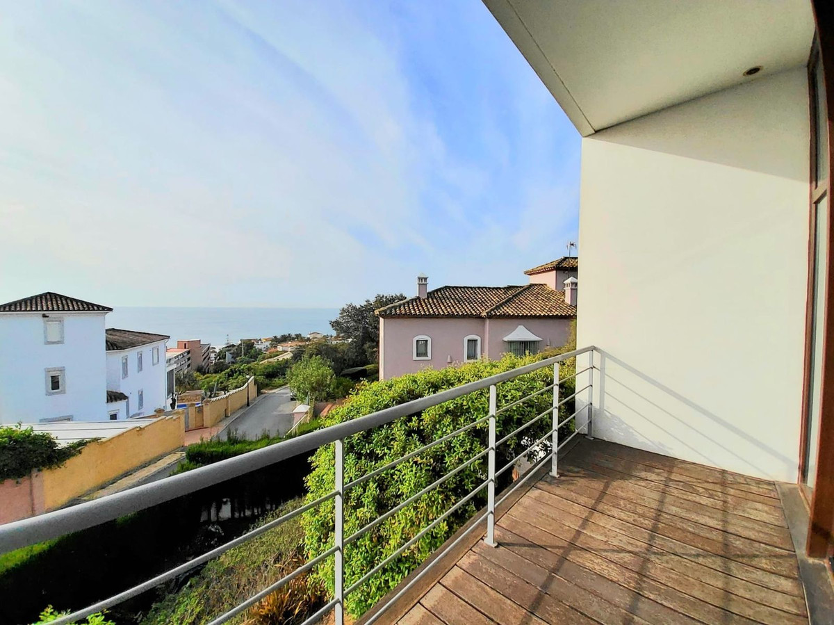 Se vende Villa - Chalet de 4 dormitorios en Costa Del Sol, Cadiz, España