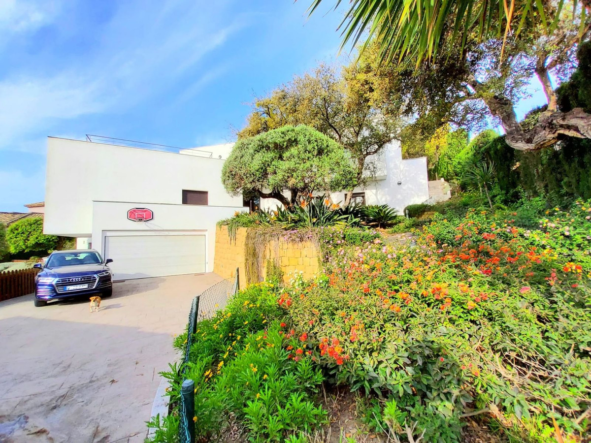 Se vende Villa - Chalet de 4 dormitorios en Costa Del Sol, Cadiz, España