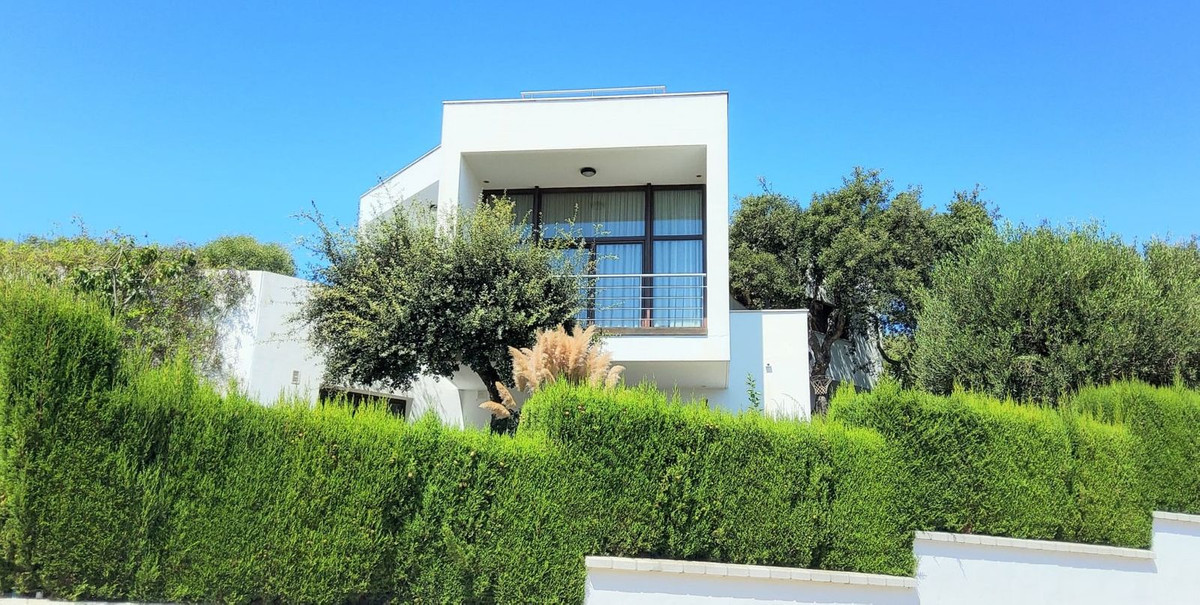 Se vende Villa - Chalet de 4 dormitorios en Costa Del Sol, Cadiz, España