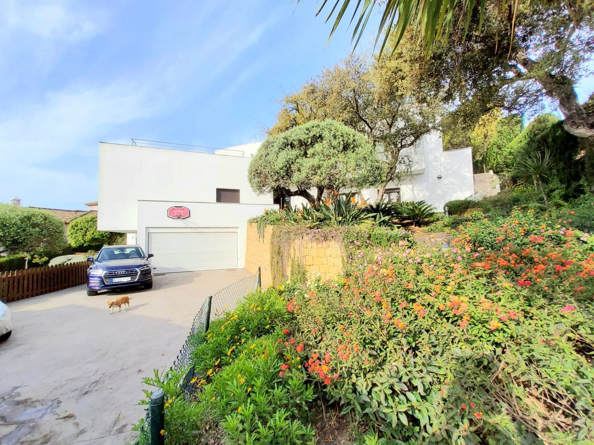 Se vende Villa - Chalet de 4 dormitorios en Costa Del Sol, Cadiz, España