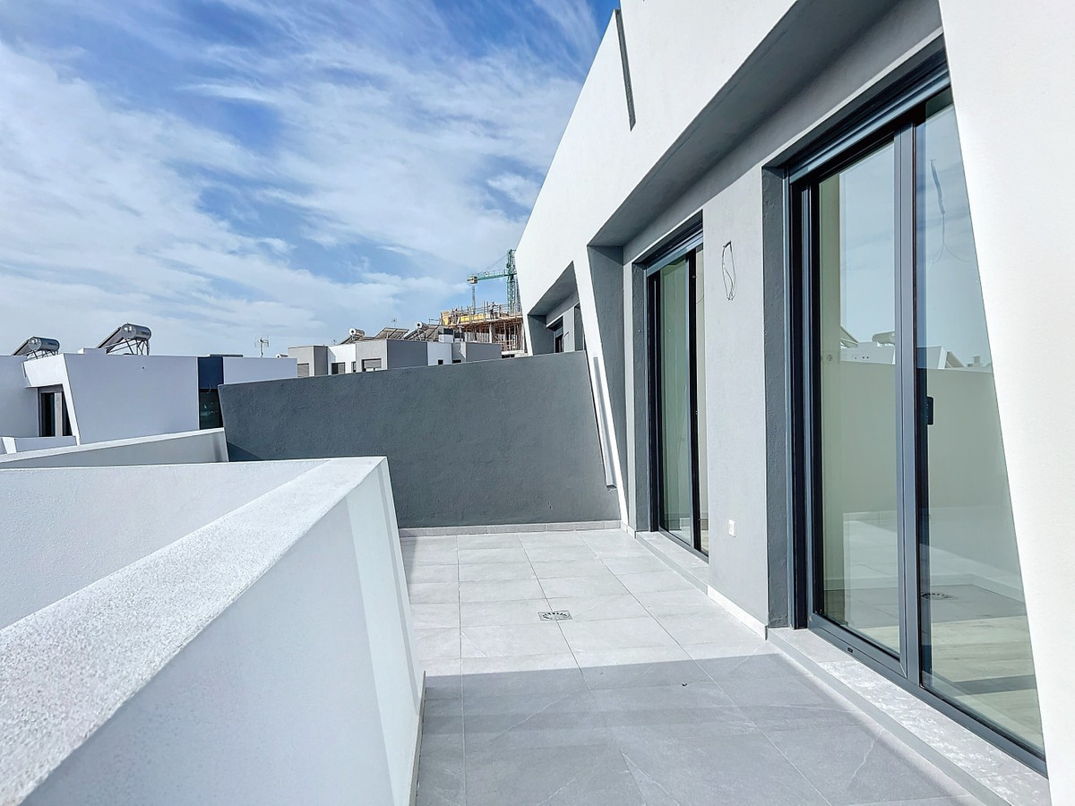 3 Bed Townhouse for sale in Torre Del Mar Costa Del Sol East, Málaga, Spain