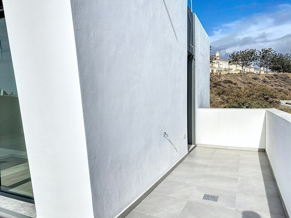 3 Bed Townhouse for sale in Torre Del Mar Costa Del Sol East, Málaga, Spain