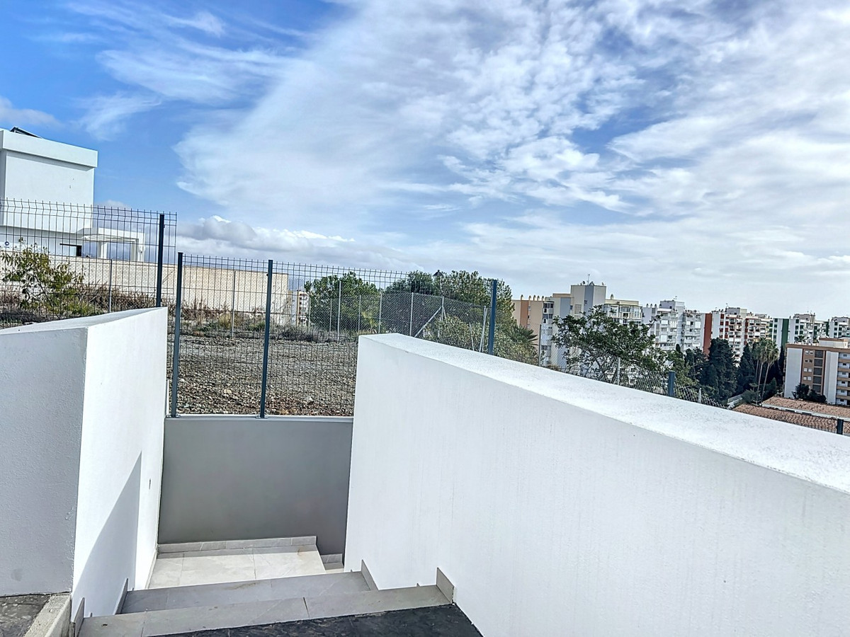 3 Bed Townhouse for sale in Torre Del Mar Costa Del Sol East, Málaga, Spain