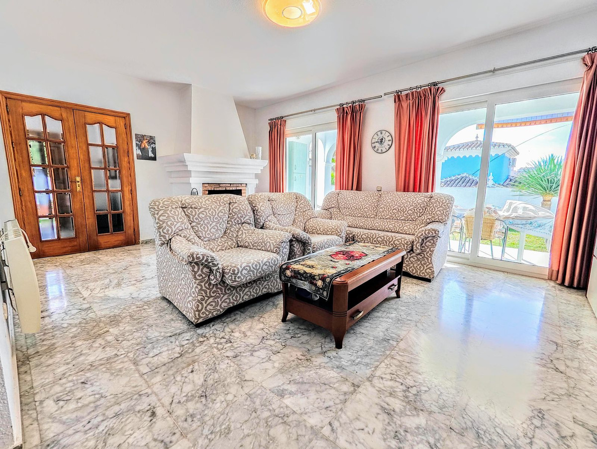 Se vende Villa - Chalet de 4 dormitorios en Costa Del Sol, Málaga, España