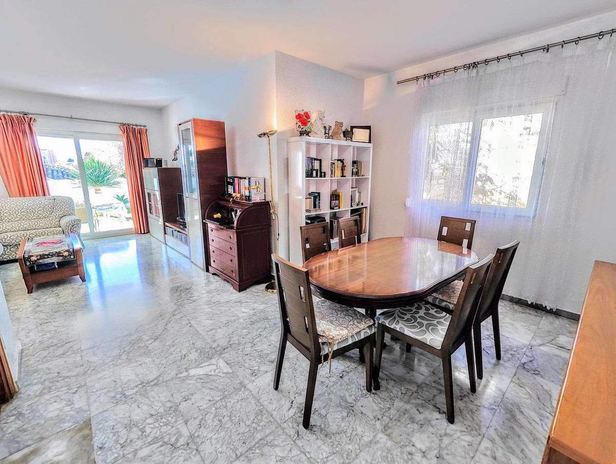 Se vende Villa - Chalet de 4 dormitorios en Costa Del Sol, Málaga, España