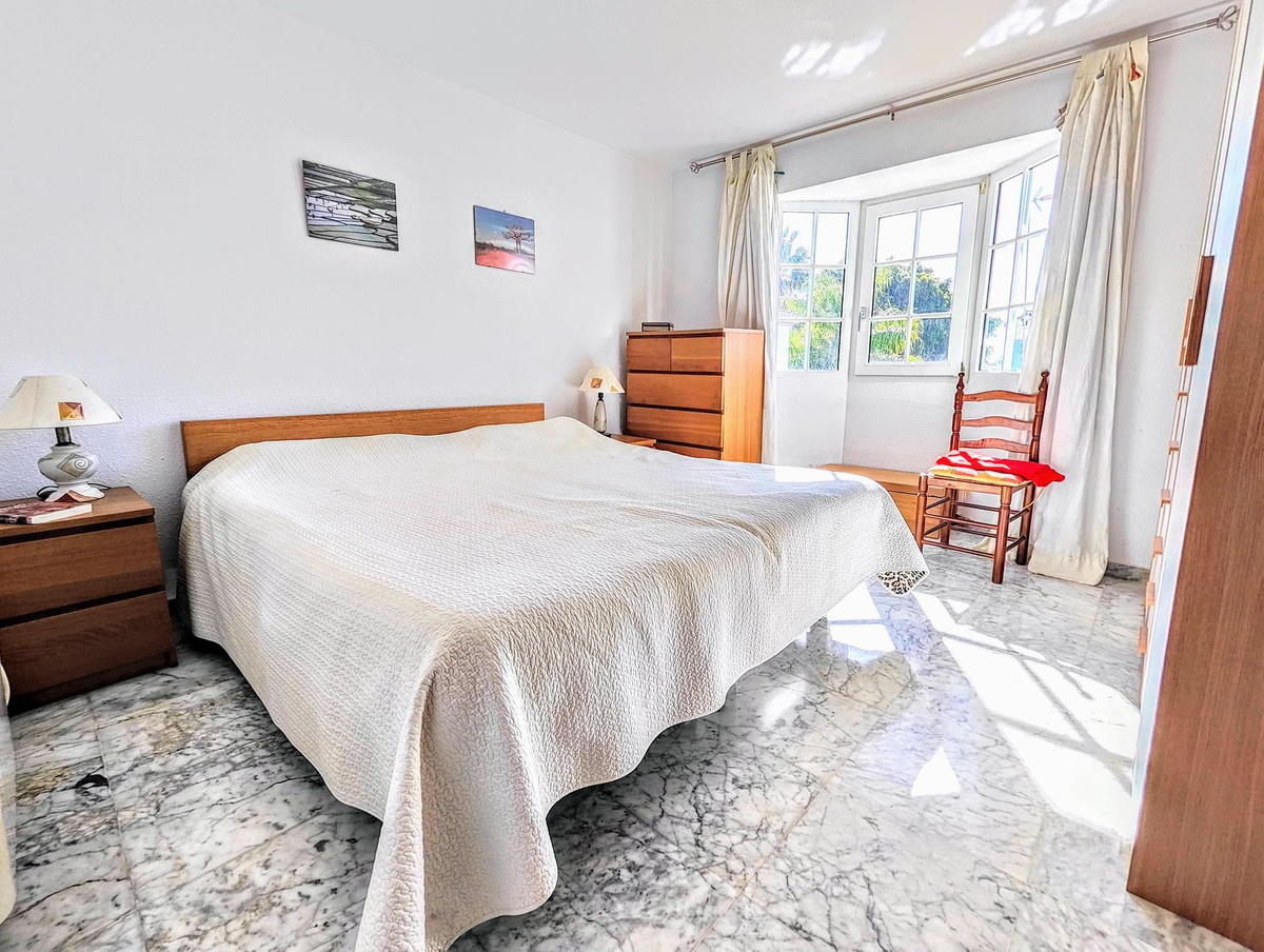 Se vende Villa - Chalet de 4 dormitorios en Costa Del Sol, Málaga, España