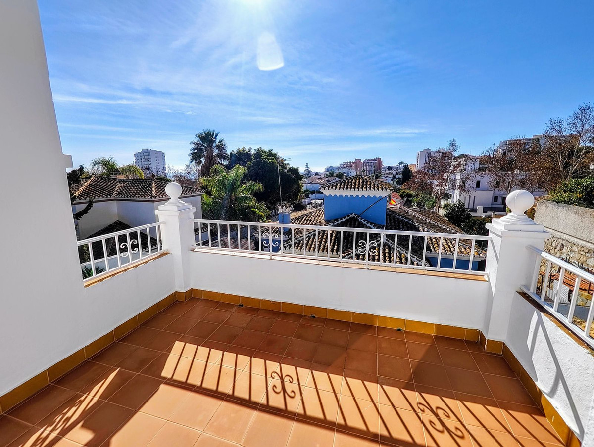 Se vende Villa - Chalet de 4 dormitorios en Costa Del Sol, Málaga, España