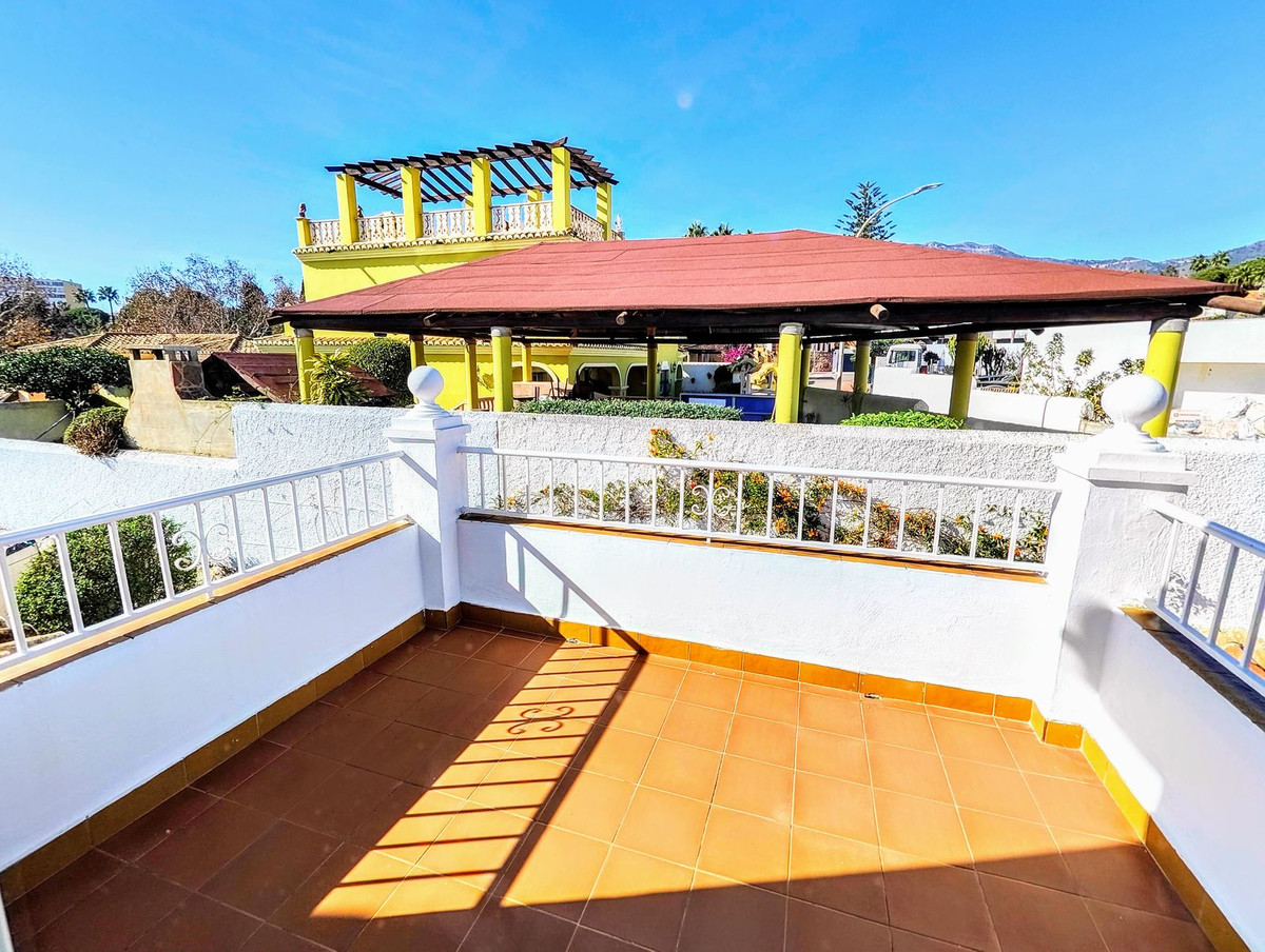 Se vende Villa - Chalet de 4 dormitorios en Costa Del Sol, Málaga, España