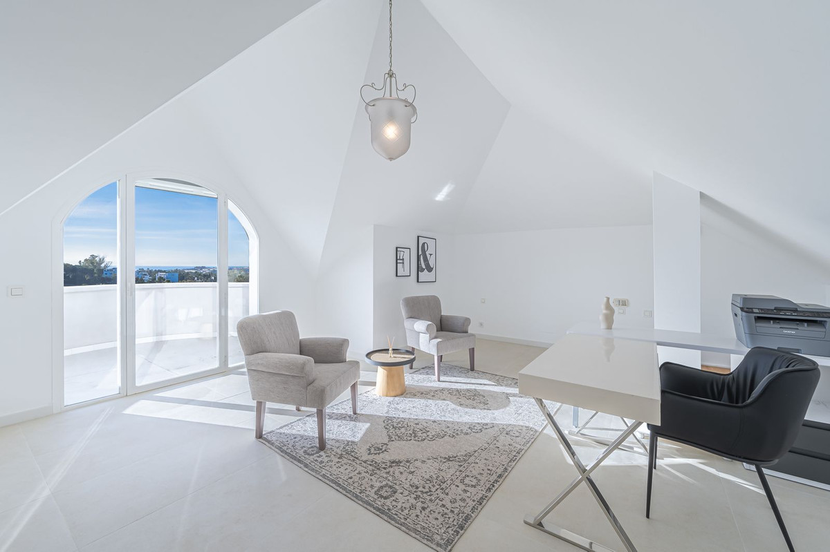 Se vende Villa - Chalet de 7 dormitorios en Costa Del Sol, Málaga, España