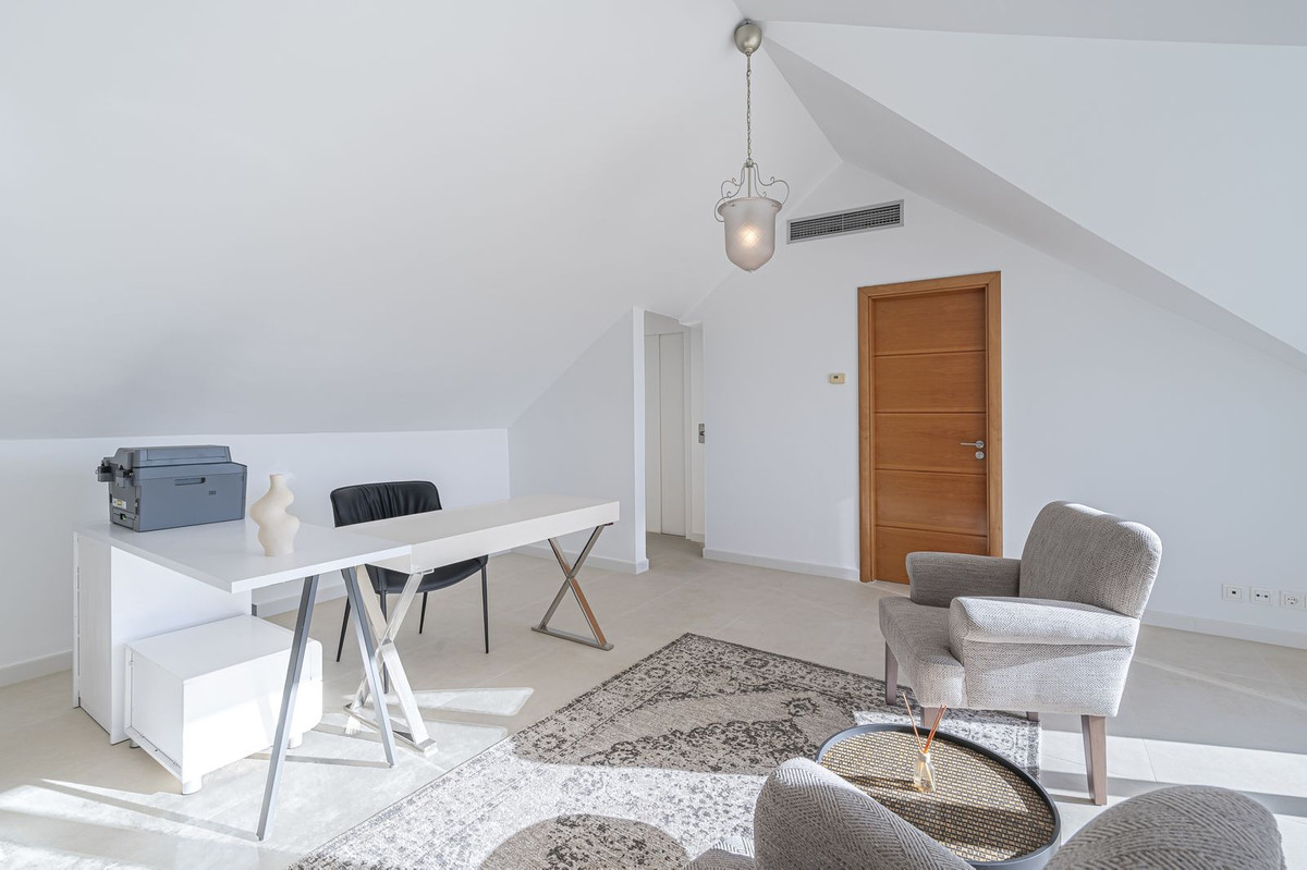 Se vende Villa - Chalet de 7 dormitorios en Costa Del Sol, Málaga, España