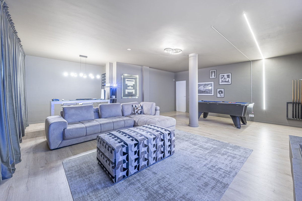 Se vende Villa - Chalet de 7 dormitorios en Costa Del Sol, Málaga, España