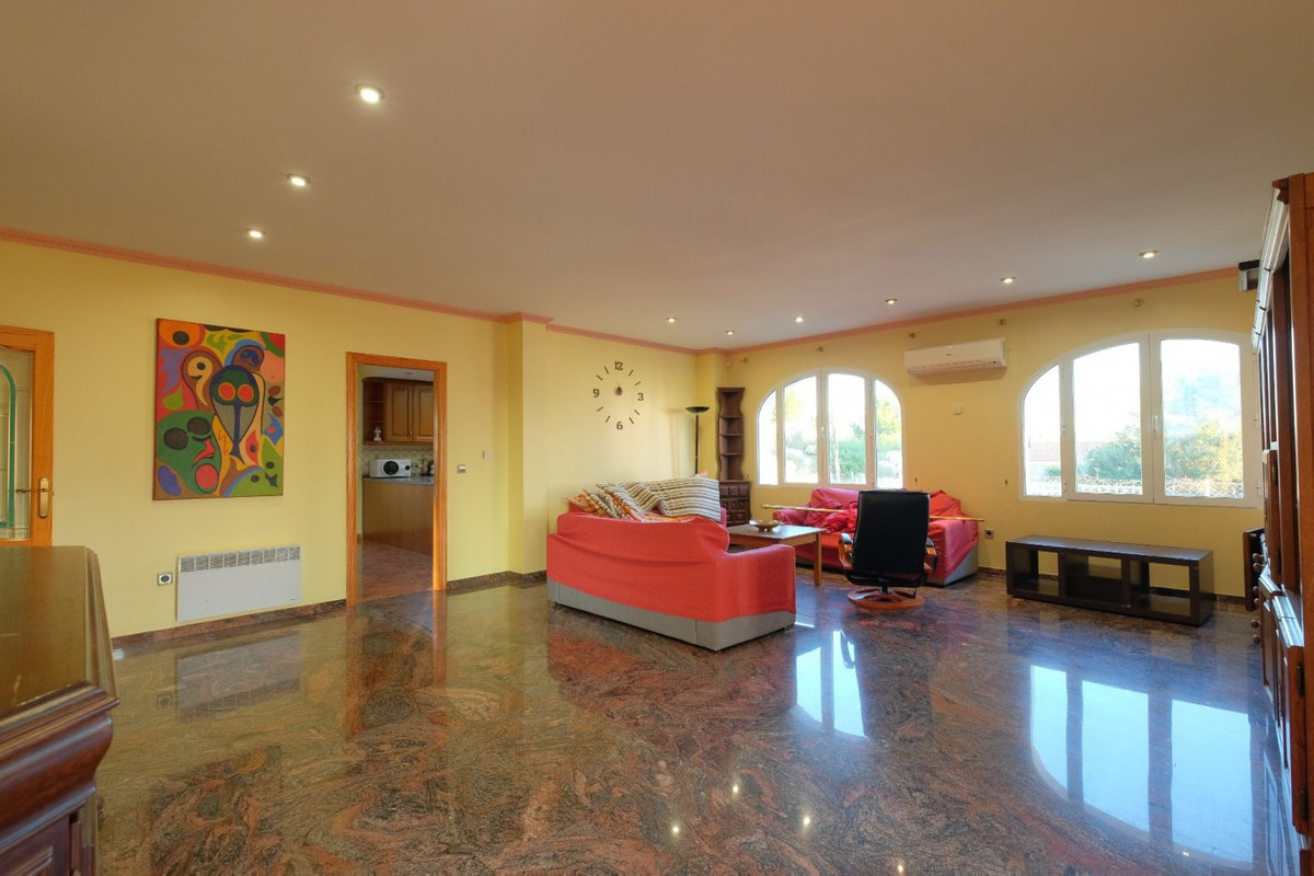 9 Bed Townhouse for sale in Calpe Costa Blanca, Alicante, Spain